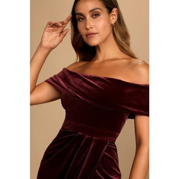Lulus I'm Enchanted Burgundy Velvet Off-The-Shoulder Tulip Maxi Dress Small - Picture 3 of 10